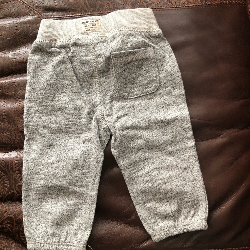 🍁 4/$20 Sale - Gap Baby Boy Joggers 🍁 - Picture 3 of 7